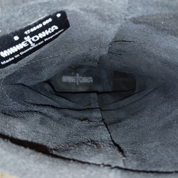 Minnetonka Black Suede Fringe Moccasin Pull-On Boots - US 8 - EUC - Picture 9 of 9